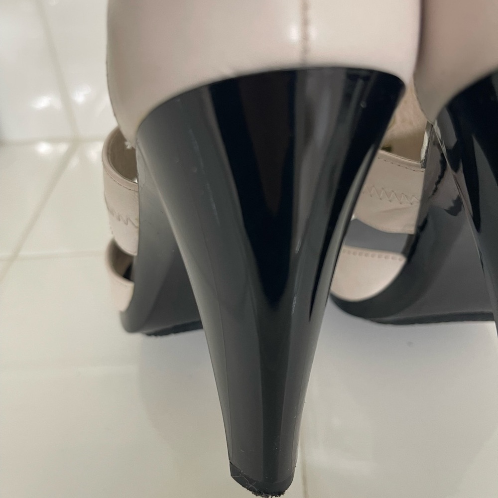 Michael Kors off white-Beige Heels - Picture 4 of 11